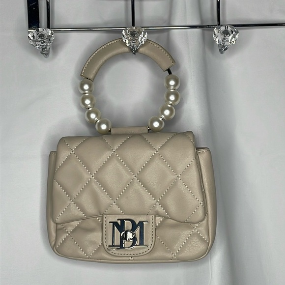 Badgley Mischka Handbags - Badgley Mischka Vegan Leather Cream Beige Pearl